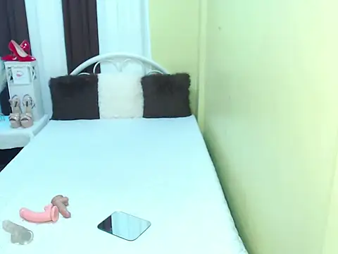 Snapshot of XxgiganticoliviacummerxX chatting on November 2025 04:32:02 PM XxgiganticoliviacummerxX online show from November 2025 04:32:02 PM