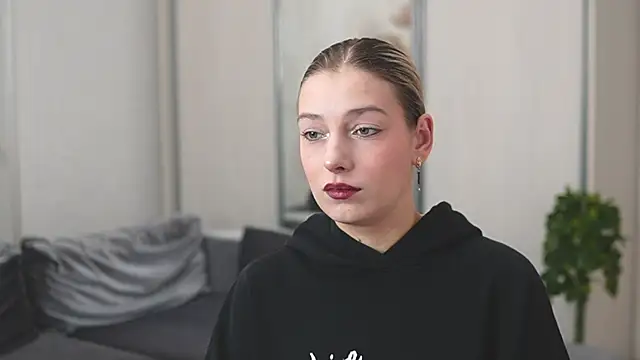 BlushVenom online show from November 2025 05:17:02 PM