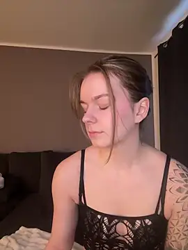 LisaFreierxx online show from January 2026 01:04:04 PM