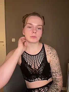 LisaFreierxx online show from February 2026 10:32:01 PM