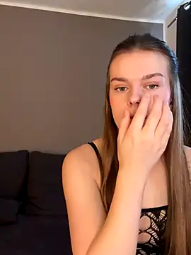 LisaFreierxx online show from January 2026 01:05:01 PM