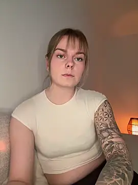 LisaFreierxx online show from May 2026 06:15:02 PM