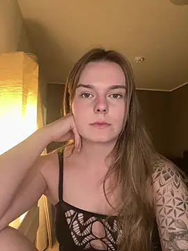 LisaFreierxx online show from April 2026 08:32:01 PM