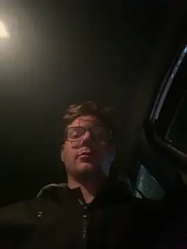 Niesmialyy online show from November 2025 12:43:02 AM