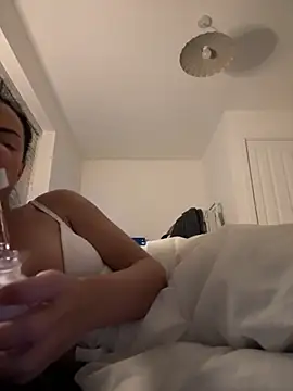 Snapshot of Bethrae25 chatting on November 2025 11:43:02 PM Bethrae25 online show from November 2025 11:43:02 PM