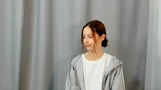 KylieVrable online show from November 2025 06:18:02 AM