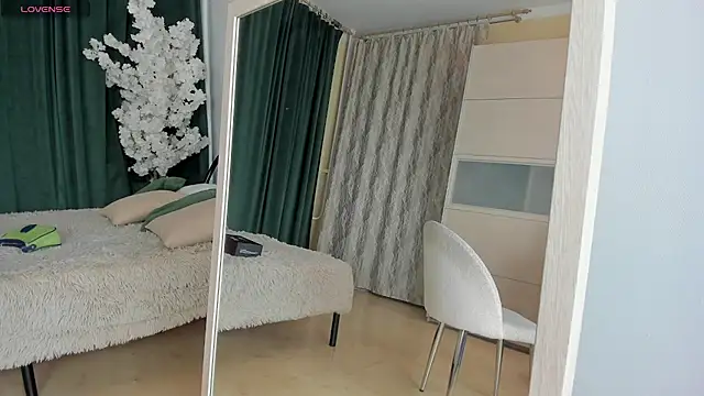 Snapshot of MadisonMongomeri chatting on November 2025 02:10:01 AM MadisonMongomeri online show from November 2025 02:10:01 AM