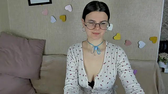 Zorianaa online show from April 2026 08:43:01 PM