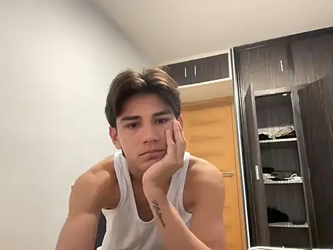 Snapshot of snederhm chatting on November 2025 09:53:01 PM snederhm online show from November 2025 09:53:01 PM