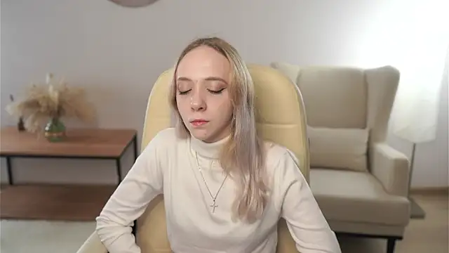 Snapshot of MaricelaCarolla chatting on November 2025 07:24:02 AM MaricelaCarolla online show from November 2025 07:24:02 AM