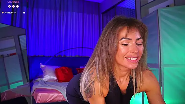 Nikki  Amour online show from February 2026 01:31:02 PM