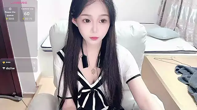 Snapshot of _yueyue chatting on November 2025 08:46:01 PM yueyue online show from November 2025 08:46:01 PM