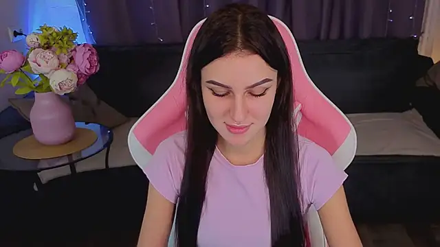 Snapshot of Katrin_Mur chatting on November 2025 12:53:02 PM Katrin Mur online show from November 2025 12:53:02 PM