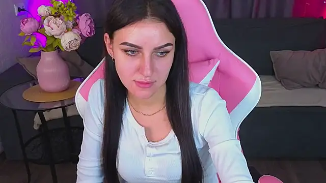 Snapshot of Katrin_Mur chatting on November 2025 03:26:02 PM Katrin Mur online show from November 2025 03:26:02 PM