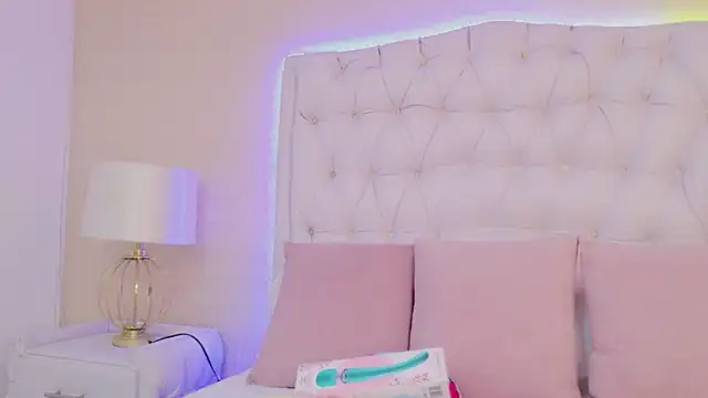 ScarlettPetrova online show from February 2026 11:34:01 AM