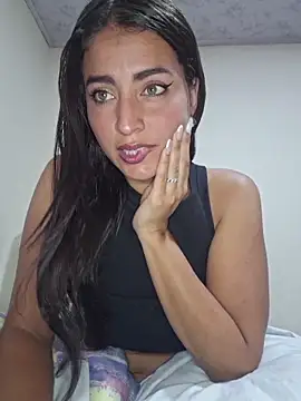 GISELLA   online show from November 2025 10:48:02 AM