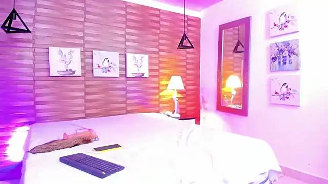 Mia Sensation  online show from February 2026 07:21:02 PM