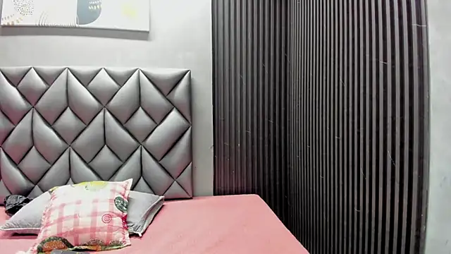 Snapshot of angeline_bleak chatting on November 2025 11:54:02 AM angeline bleak online show from November 2025 11:54:02 AM