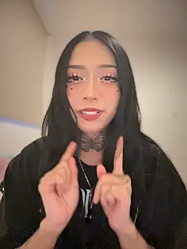 JIORYOvO online show from December 2025 12:00:01 AM