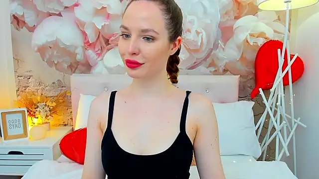 Snapshot of MonaRicci chatting on February 2026 01:24:02 PM MonaRicci online show from February 2026 01:24:02 PM