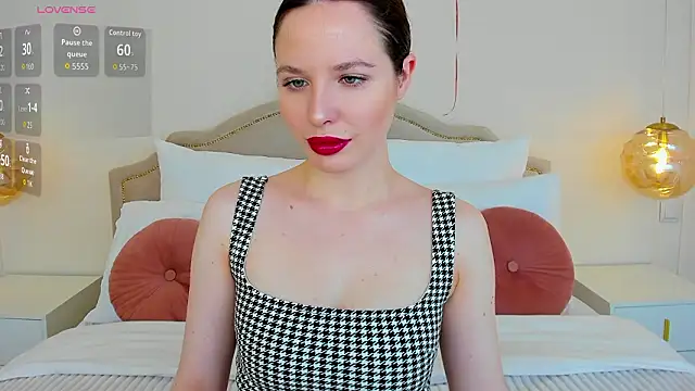 Snapshot of MonaRicci chatting on February 2026 01:22:01 PM MonaRicci online show from February 2026 01:22:01 PM