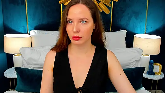Snapshot of MonaRicci chatting on July 2026 05:10:02 AM MonaRicci online show from July 2026 05:10:02 AM