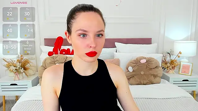 Snapshot of MonaRicci chatting on February 2026 01:24:02 PM MonaRicci online show from February 2026 01:24:02 PM