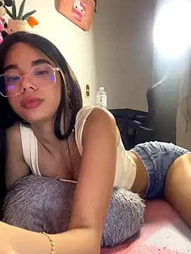 Snapshot of Milleradhara24 chatting on December 2025 09:48:01 AM Milleradhara24 online show from December 2025 09:48:01 AM