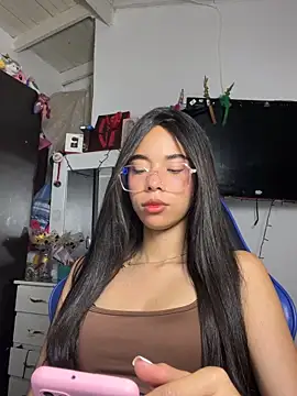 Snapshot of Milleradhara24 chatting on December 2025 09:53:01 PM Milleradhara24 online show from December 2025 09:53:01 PM