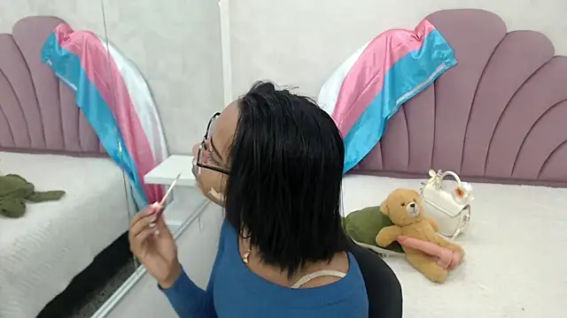 horny bri  online show from December 2025 01:22:02 PM