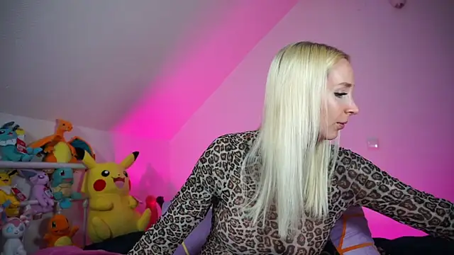 StellaCinderella online show from October 2025 01:25:01 PM