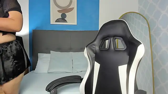 shanel smithh online show from November 2025 12:09:01 PM