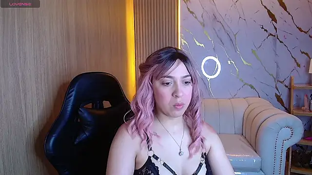 gabriella storm tf online show from February 2026 01:22:01 PM