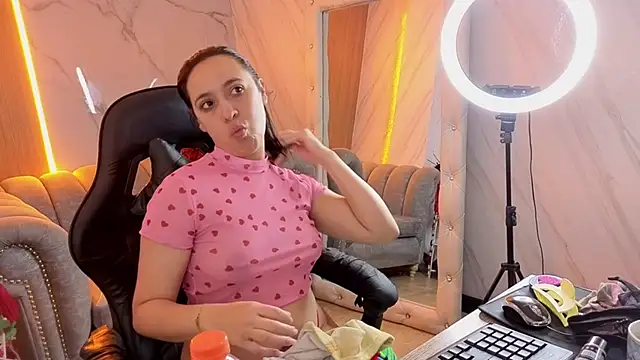 gabriella storm tf online show from April 2026 04:01:01 PM