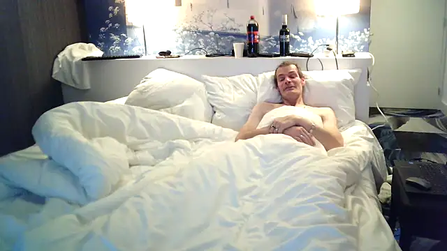 paulus52 online show from November 2025 04:33:02 PM