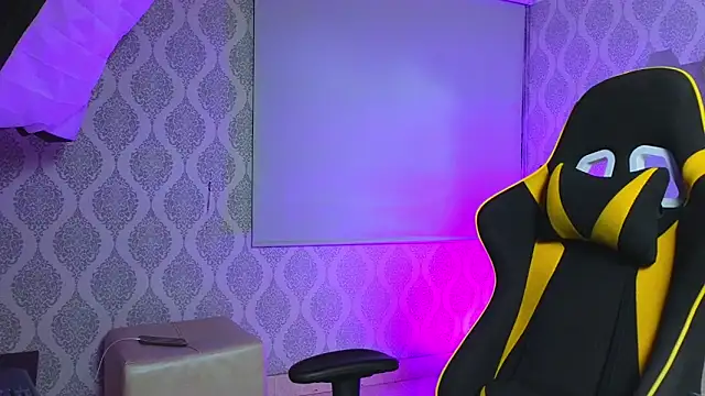 Snapshot of Boy_savoy chatting on December 2025 07:29:01 AM Boy savoy online show from December 2025 07:29:01 AM