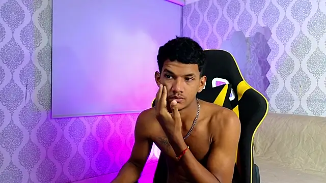 Snapshot of Boy_savoy chatting on December 2025 07:21:01 AM Boy savoy online show from December 2025 07:21:01 AM