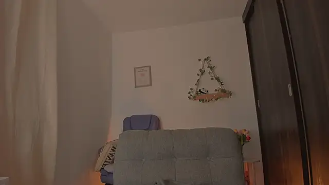Snapshot of bergmanamii chatting on April 2026 01:42:02 AM bergmanamii online show from April 2026 01:42:02 AM