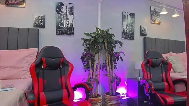 Snapshot of kendra_london chatting on November 2025 11:21:02 AM kendra london online show from November 2025 11:21:02 AM