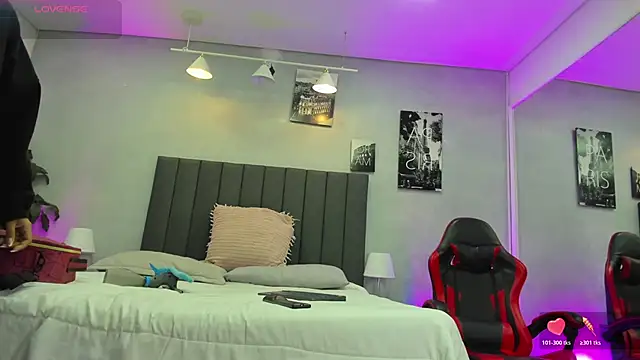 Snapshot of kendra_london chatting on March 2026 11:51:01 AM kendra london online show from March 2026 11:51:01 AM