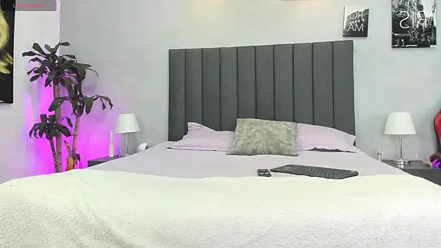 kendra london online show from May 2026 11:02:01 AM