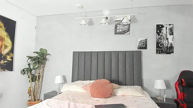 kendra london online show from May 2026 10:54:01 AM