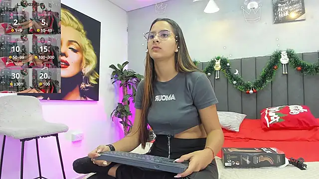 Snapshot of kendra_london chatting on December 2025 11:31:01 AM kendra london online show from December 2025 11:31:01 AM