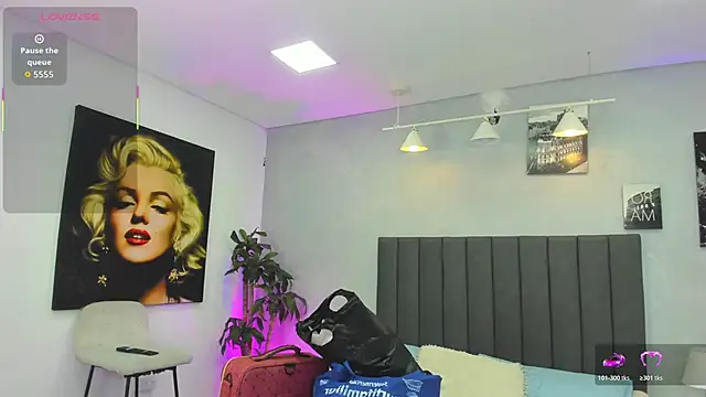 Snapshot of kendra_london chatting on April 2026 11:14:02 AM kendra london online show from April 2026 11:14:02 AM