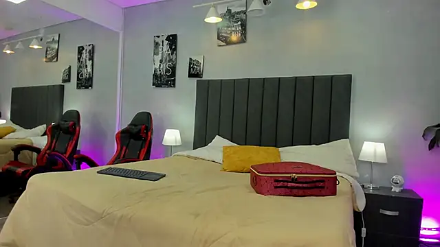 Snapshot of kendra_london chatting on March 2026 11:25:01 AM kendra london online show from March 2026 11:25:01 AM