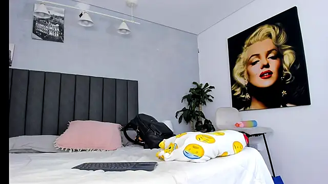 Snapshot of kendra_london chatting on March 2026 11:14:01 AM kendra london online show from March 2026 11:14:01 AM