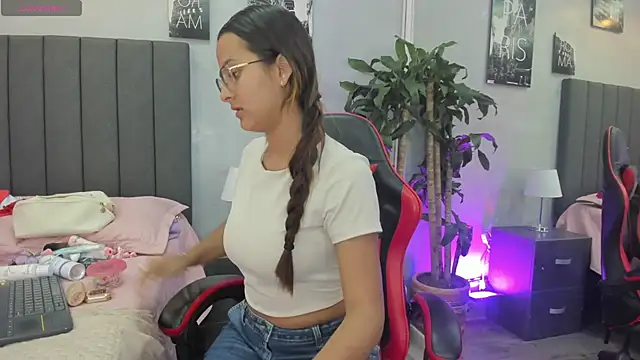 Snapshot of kendra_london chatting on November 2025 11:32:02 AM kendra london online show from November 2025 11:32:02 AM