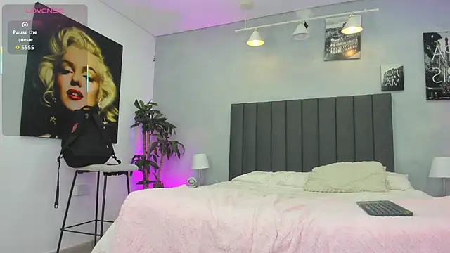 Snapshot of kendra_london chatting on April 2026 11:16:01 AM kendra london online show from April 2026 11:16:01 AM