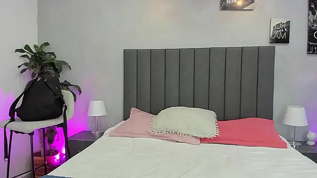 kendra london online show from February 2026 11:17:01 AM