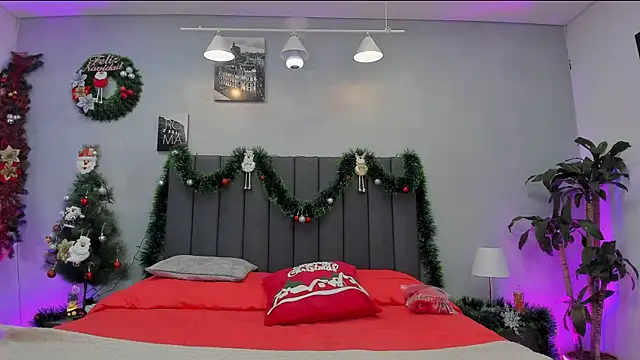 maddy  moon online show from December 2025 03:27:01 AM